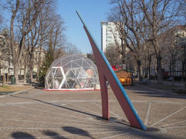 İtalya, Torino 'da Solferino Meydanı' nda güneş saati