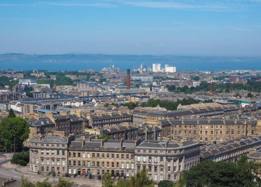 Edinburgh şehrinin havadan görüntüsü Calton Hill 'den Edinburgh' a Calton Hill 'den Calton Hill' e Edinburgh 'a Calton Hill' den Calton Hill 'e