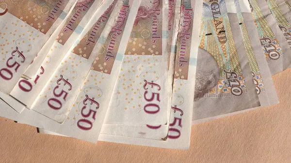 İngiltere 'nin 50 Pound' luk banknotları