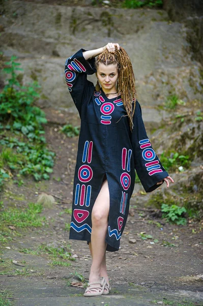 Beautiful Girl Dreadlocks Dressed Hippie Style Poses Outdoors — Stock Photo, Image
