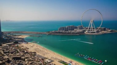 DUBAI, BAE, 20 Mart 2021: Bluwater Adası Dubai.View Büyük Ferris Weel Panoraması.