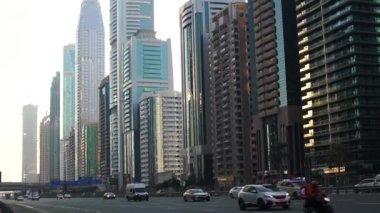 Dubai, BAE, 20 Şubat 2021. Dubai, Şeyh Zayed yolu ve Şeyh Zayed yolundan müze manzarası.