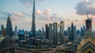 Dubai, BAE, 25 Aralık 2021, Dubai modern şehir panoraması..