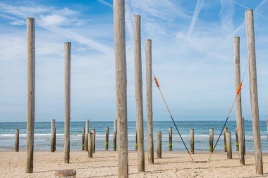 Kuzey Denizi, Hollanda 'da gün batımının üzerindeki kum tepesinden görüntü