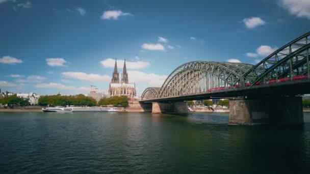 Der Kölner Dom Und Die Rheinbrücke Zeitraffer Deutschland — Stockvideo