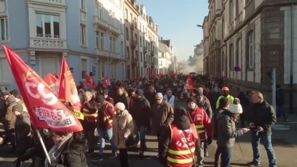 Mulhouse Francia Febrero 2023 Manifestantes Caminando Por Calle — Vídeos de Stock