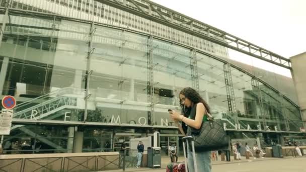 París Francia Junio 2023 Gare Montparnasse — Vídeo de stock
