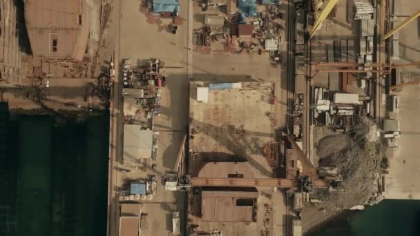 Blick Aus Der Luft Auf Eine Werft — Stockvideo
