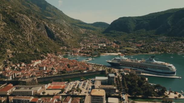 Kotor Montenegro Mai 2023 Luftaufnahme Von Marella Explorer — Stockvideo