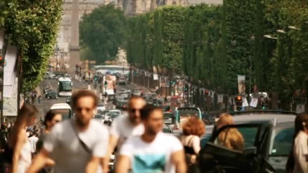 Straßenverkehr Auf Den Champs Elysees — Stockvideo