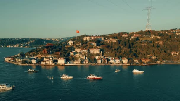 Вид Повітря Розкішні Вілли Моторні Яхти Плавають Вздовж Протоки Босфор — стокове відео