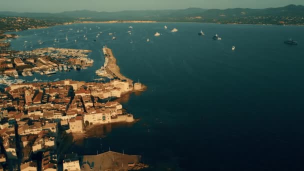 Saint Tropez의 마을과 항구의 — 비디오