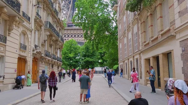 Paris France Juin 2023 Touristes Dans Vieille Rue — Photo