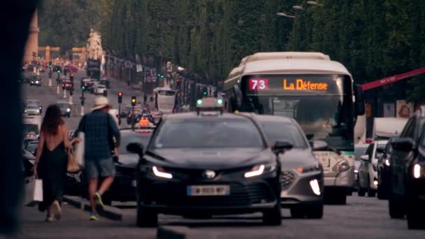 Paris France June 2023 Traffic Jam Avenue Des Champs Elysees — Stock Video