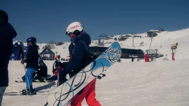Huez France February Bruary 2024 People Alpine Ski Slope — 图库视频影像