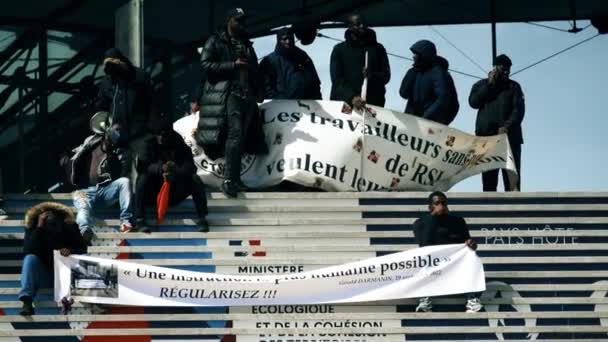 Paris França Abril 2024 Negros Protestam Por Melhor Seguro — Vídeo de Stock