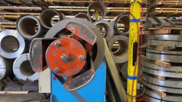 Máquina Decoiler Metal Fábrica Techos Metal — Vídeos de Stock