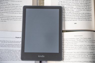 1 Temmuz 2022 - Calgary, Alberta Kanada - Amazon Kindle tableti