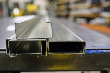 Duvar iskeleti için metal damızlık.