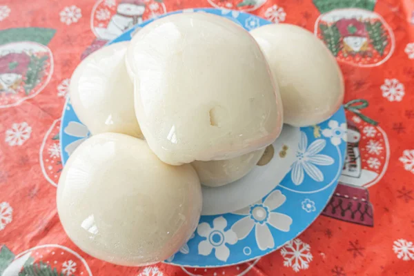 Nijerya tatlı patatesli fufu 'su servis etmeye hazır.