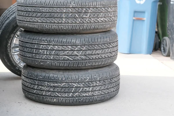Neumáticos Para Cambiar Neumáticos Invierno Neumáticos Verano —  Fotos de Stock