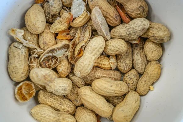 Erdnüsse Erdnüsse Der Schale Servierfertig — Stockfoto