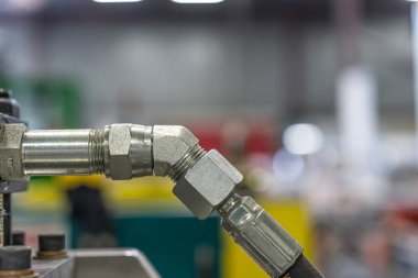 Manufatlama ekipmanının boru ve hortumları.