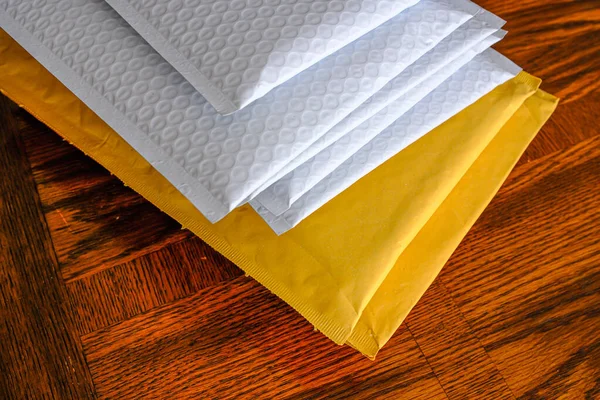 Pile Bubble Mailers Mail Documents — Stock Photo, Image