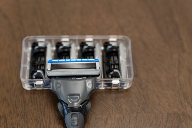 Güvenlik Usturası Tıraş bıçağı ve fişekler