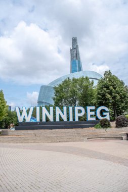 15 Temmuz 2023 - Winnipeg Manitoba Kanada - Winnipeg şehir merkezi silueti