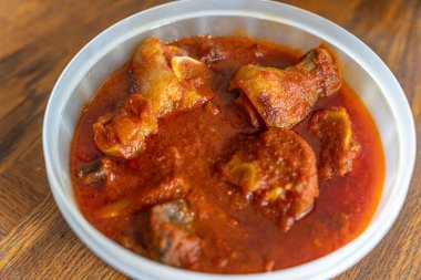 Nijerya Bifteği ve İnek Bacağı Güveci