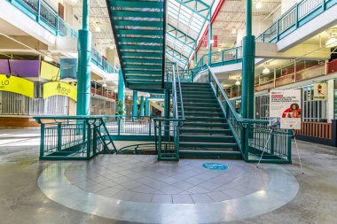 18 Mayıs 2024 - Calgary Alberta Kanada - Eau Clair Market Mall