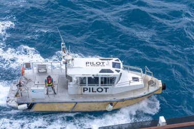 23 Ocak 2024 - Philipsburg St. Maarten - Gemiyi limana götürmek için pilot bot
