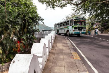 Kandy, Sri Lanka 'da trafik sıkışık. 