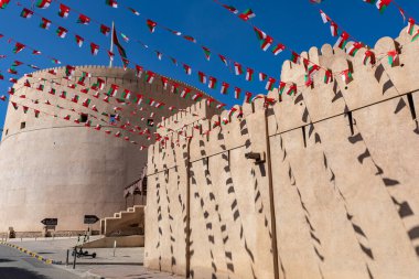 Nizwa 'da geleneksel ortaçağ mimarisi, Umman.. 