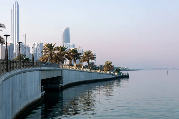 Abu Dhabi Skyline Dari Corniche Abu Dhabi Modern Skyscrapers Dan — Stok Foto