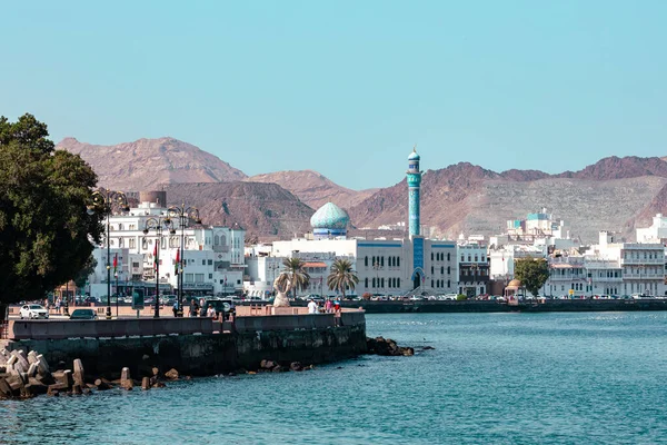 Geleneksel Umman mimarisi. Mutrah Corniche yakınlarındaki eski Muscat kasabası, Umman. Arap Yarımadası. 