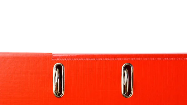 白い背景に隔離された赤いプラスチック文書フォルダ — ストック写真