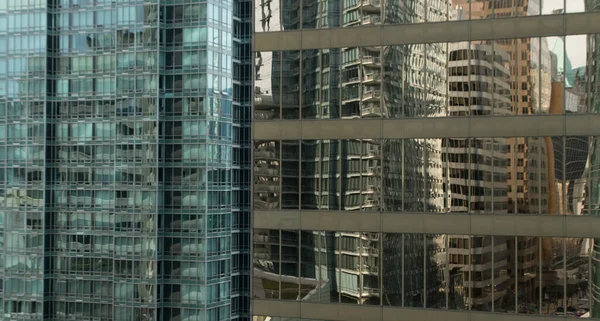 Escena Callejera Reflexiones Del Edificio Paredes Cristal Rascacielos Centro Vancouver — Foto de Stock
