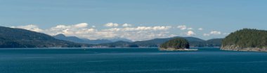 Moresby feribotuyla Tsawwassen 'den Swartz Körfezi' ne, British Columbia, Kanada 'ya gidiyor.
