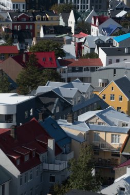 Şehir merkezinin havadan görünüşü, Katedral, Laugavegur, Midborg, renkli çatılar ve sokak düzeni, Reykjavik, İzlanda