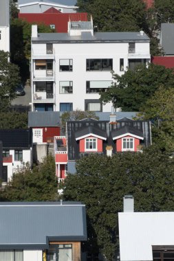 Şehir merkezinin havadan görünüşü, Katedral, Laugavegur, Midborg, renkli çatılar ve sokak düzeni, Reykjavik, İzlanda