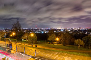 Londra, İngiltere ve İngiltere 'nin gece manzarası.