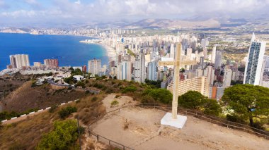 İspanya 'daki La Cruz De Benidorm' un güzel hava manzarası
