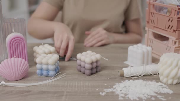 Femme Faisant Des Bougies Maison Gros Plan Des Mains Féminines — Video