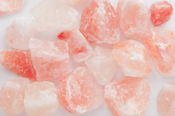 Piedras Cristal Cuarzo Rosa Crudo Sobre Fondo Blanco — Foto de Stock