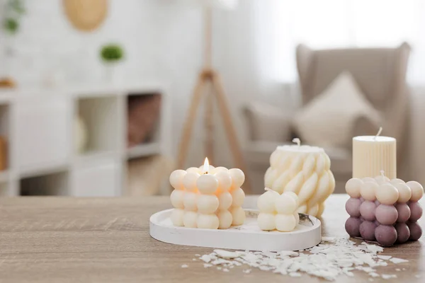 Set Von Handgemachten Kerzen Und Kopierraum Auf Dem Holztisch Hause — Stockfoto