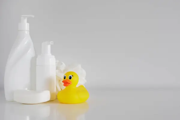 Bath Accessories Cosmetic Bottles Sponge Soap Yellow Duck Copyspace — Stock Photo, Image