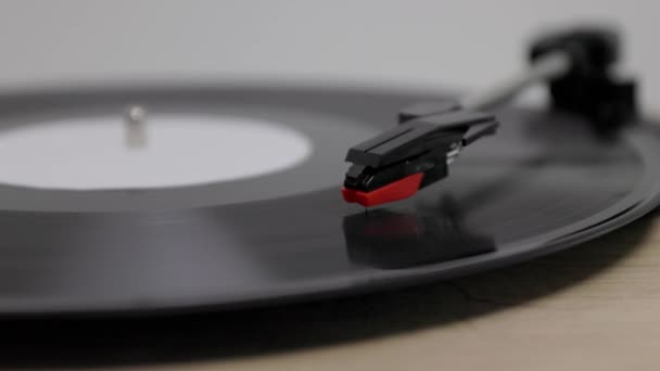 Close Retro Vinyl Record Player Playing Music — Stock Video