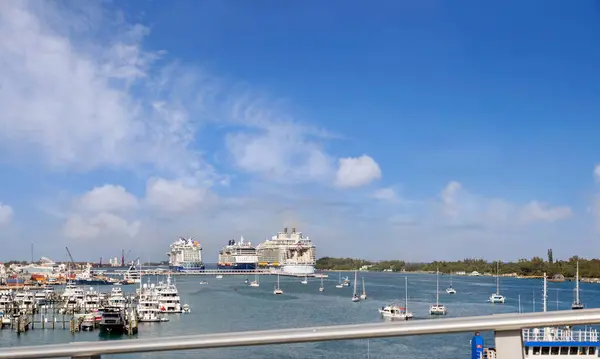 Nassau Bahama Szigetek 2023 Január Hajós Körutazások Bahamai Nassau Kikötőjében Stock Fotó